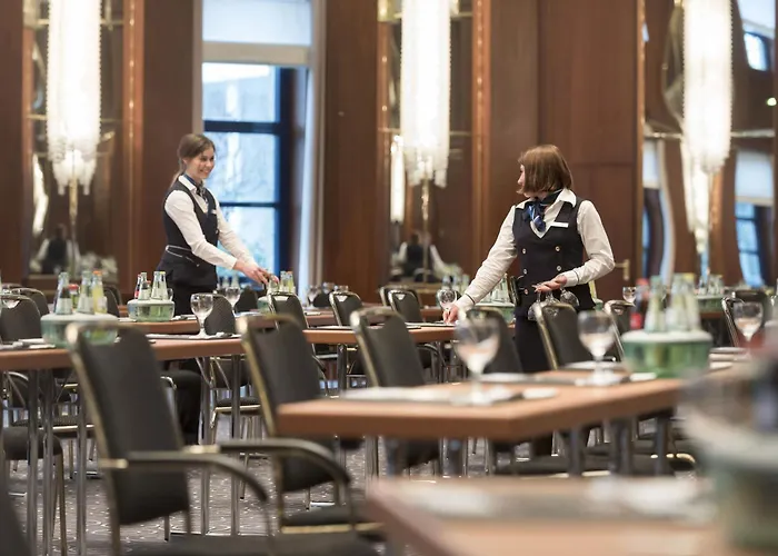 Отель Maritim 4*